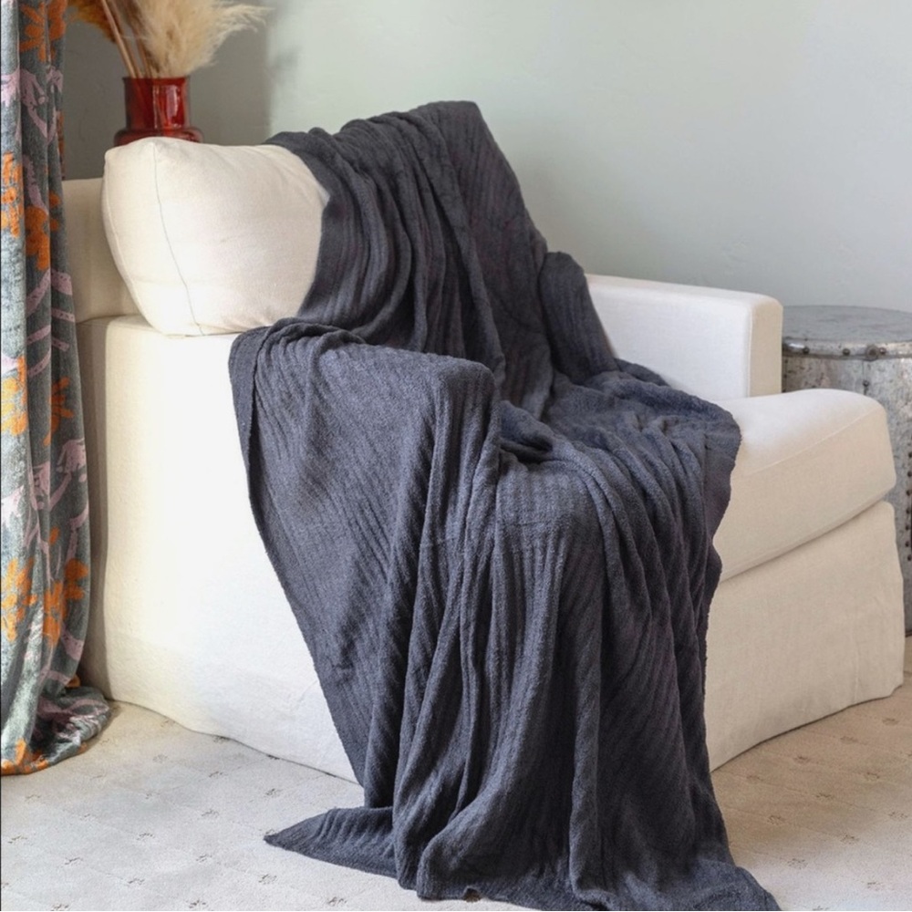 Grace & Lace Ribbed Plush Luxurious Bamboo Blanket in Charcoal NWT